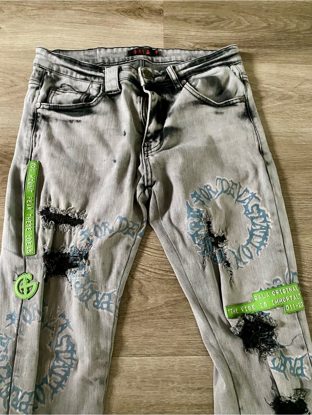 Men's Grey Skinny Jeans with Blue Graphic Ring Prints - Picture 3 of 6